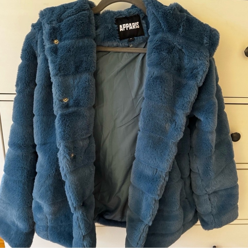 Apparis fur jacket
